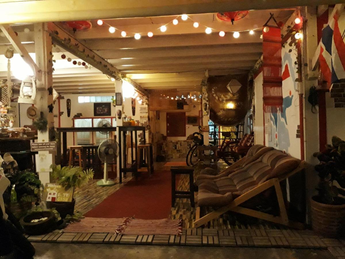 Thaimex Cafe & Homestay Backpackers- Adults Only Prachuap Khiri Khan Extérieur photo