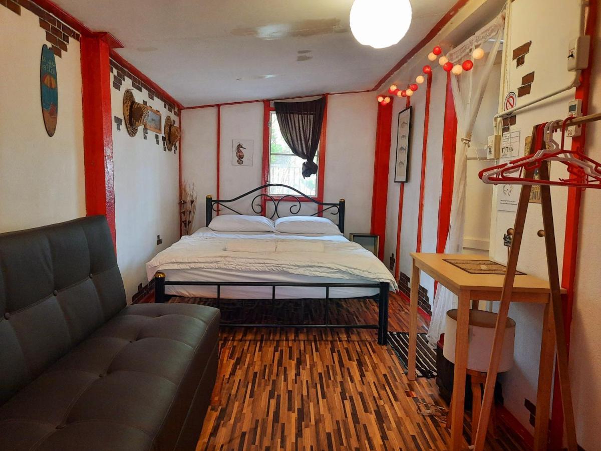 Thaimex Cafe & Homestay Backpackers- Adults Only Prachuap Khiri Khan Extérieur photo