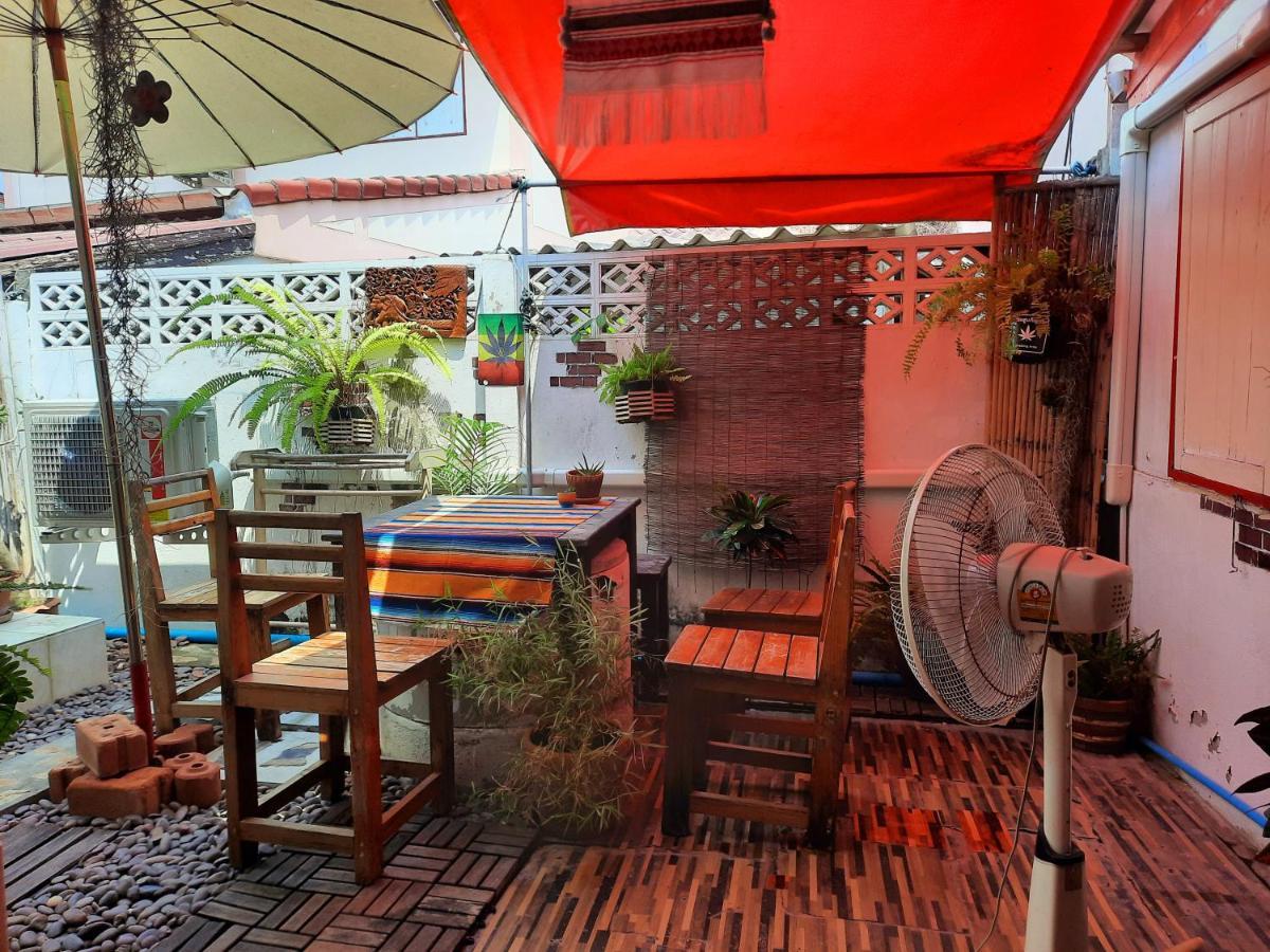 Thaimex Cafe & Homestay Backpackers- Adults Only Prachuap Khiri Khan Extérieur photo